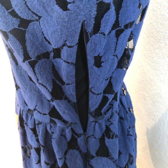 Sparrow, Blue Flocked Lace 2 piece Dress Small - Picture 8 of 8